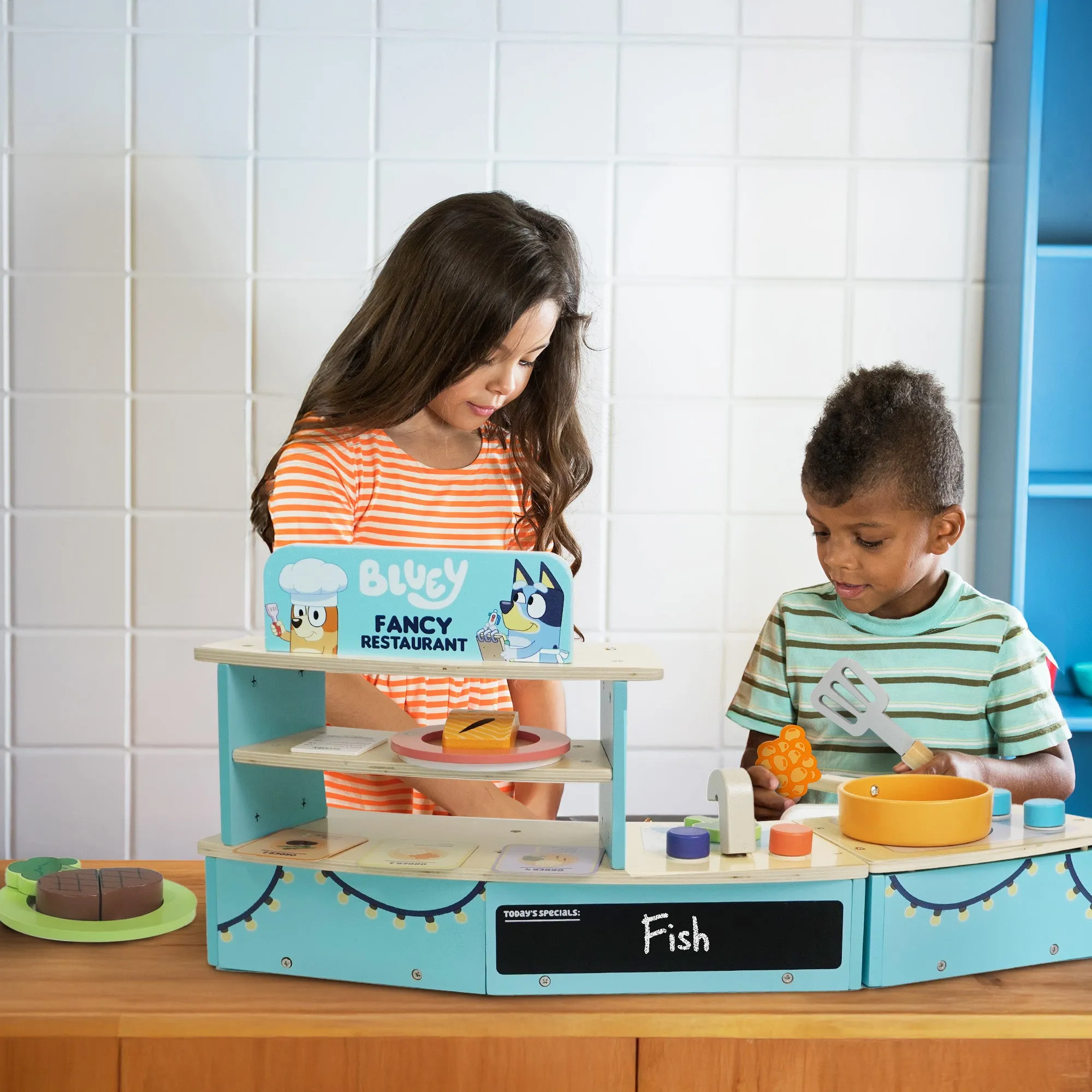 Bluey Tabletop Restaurant Playset – FSC Certified Wooden Pretend Play Kitchen Toy for Kids Aged 3 