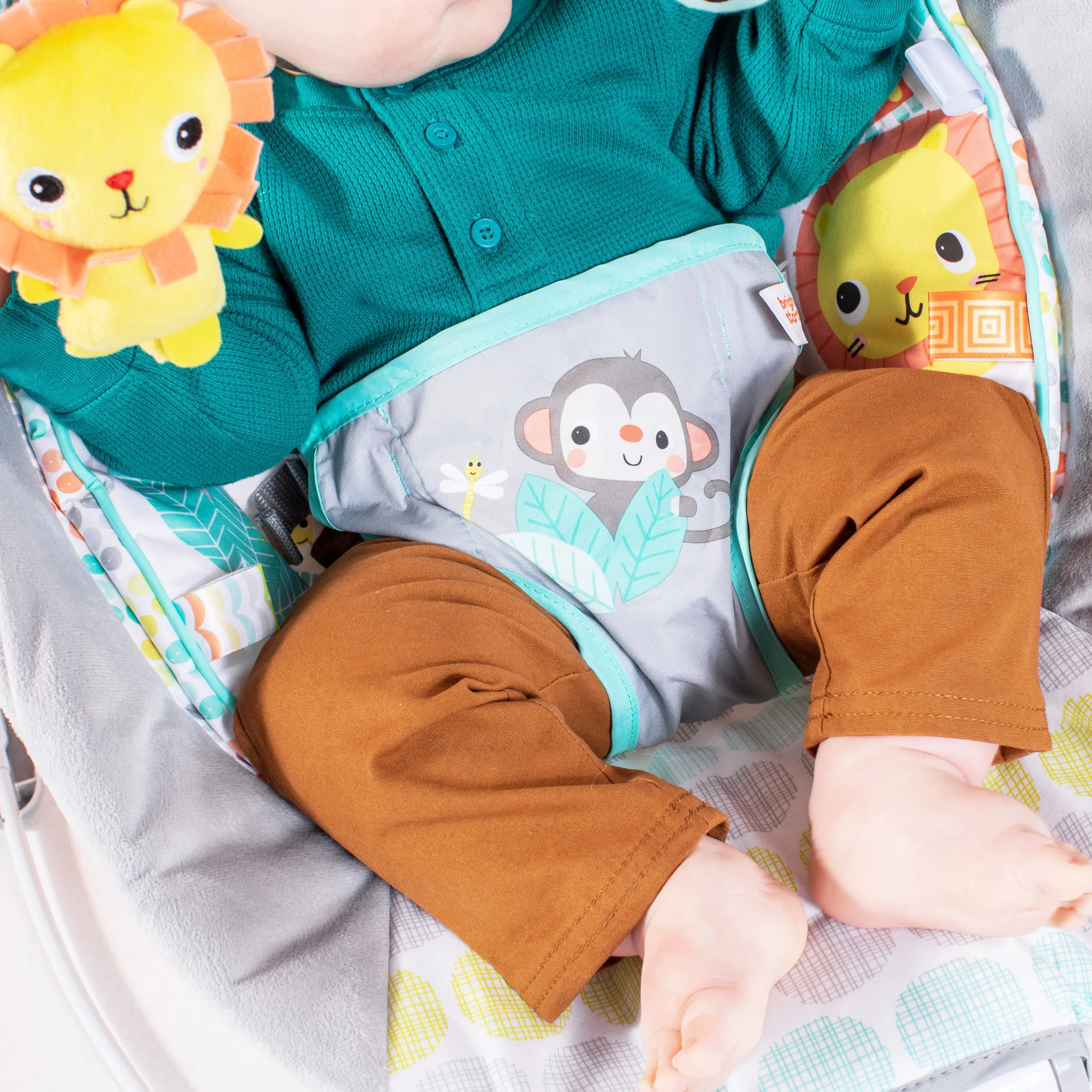 Bright Starts Whimsical Wild Comfy Bouncer Seat with Soothing Vibration and Melodies