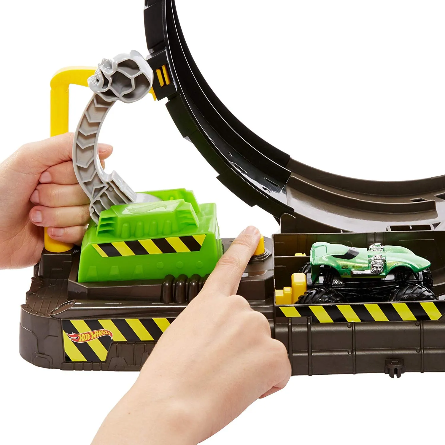 Hot Wheels Monster Truck Epic Loop Challenge Play Set with Truck and Car