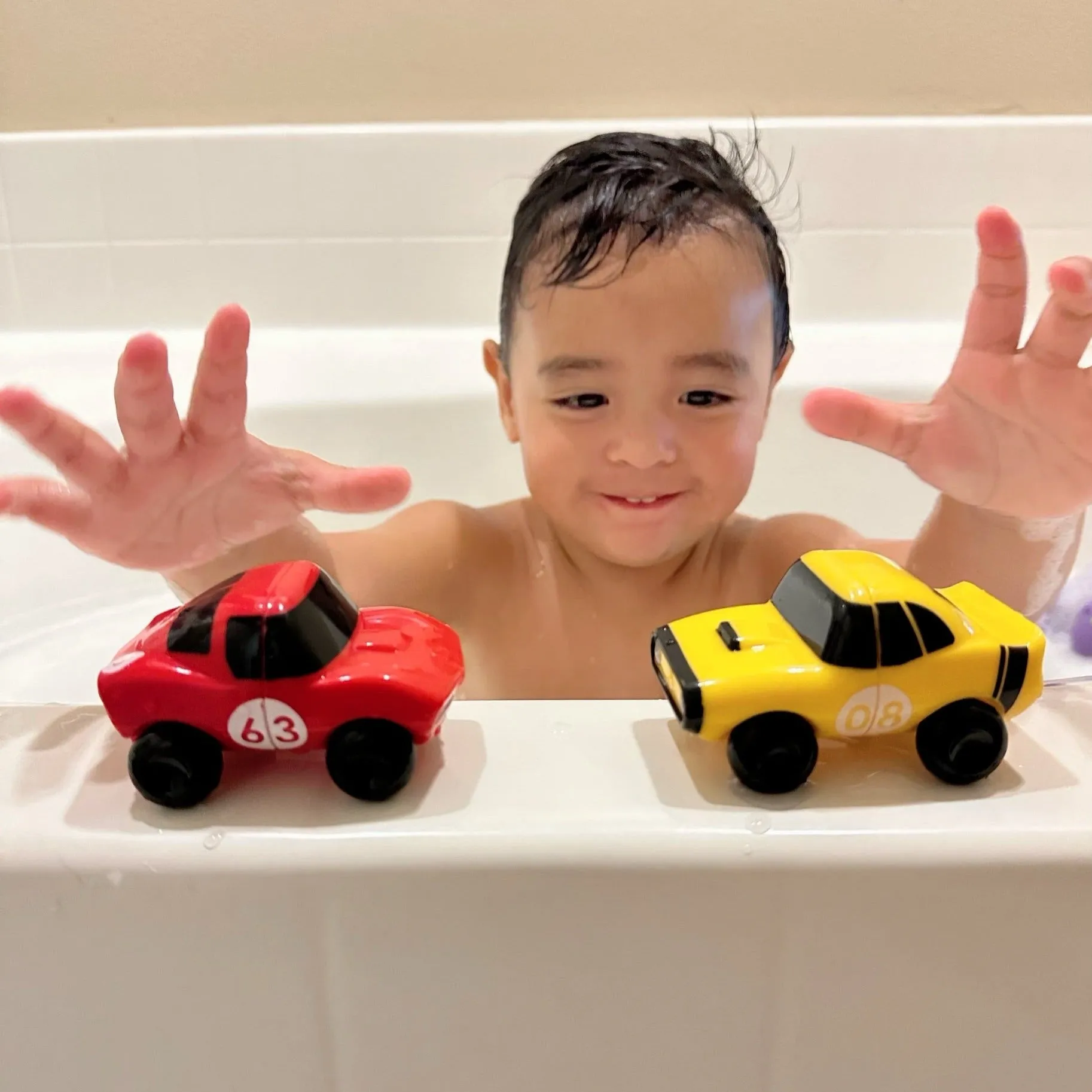 Munchkin Mix and Match Cars Toddler Bath Toy, 2 Pack, Red/Yellow